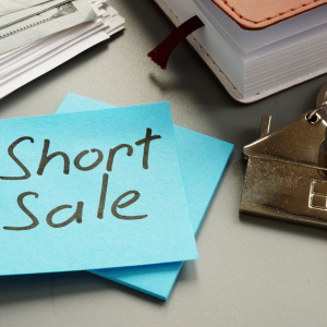 Variations Between a Short Sale and a Foreclosure In Illinois