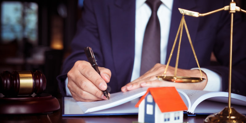 Distinction Between a Short Sale and Foreclosure In Illinois