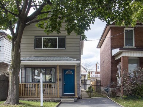 Kensington Ave N Hamilton, ON 13