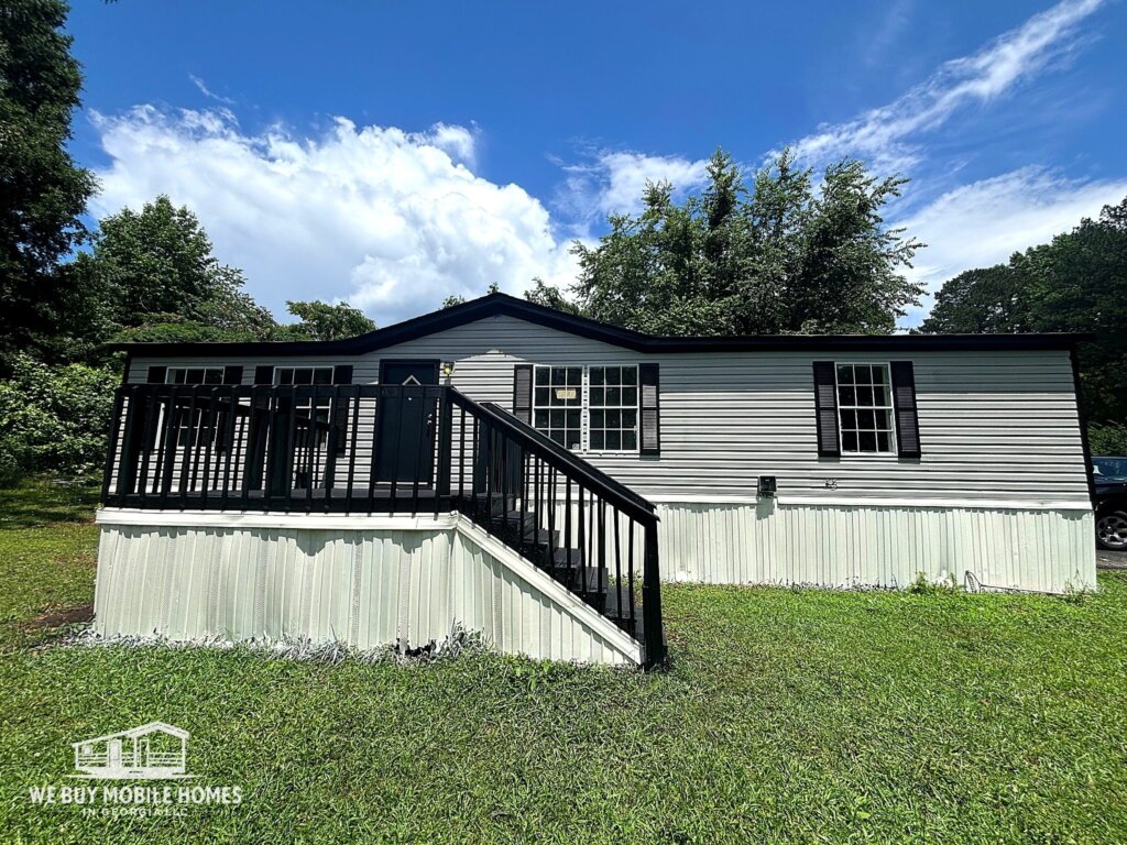 Updated 3 bedroom 2 bathroom double-wide mobile home in Hampton GA