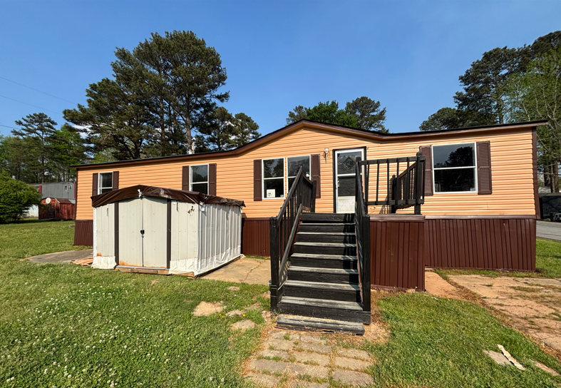 Renovated 3 bedroom mobile home in Ellenwood GA