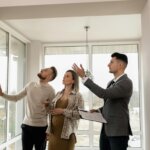 realtor talking to buyers