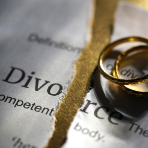 Selling Property While Going Through a Divorce in Washington