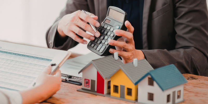 Do sellers pay closing costs in [market_city]