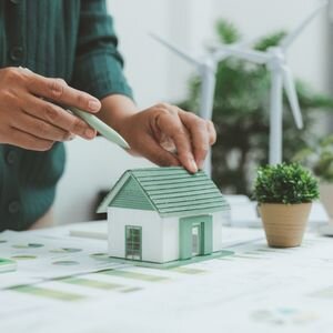 How to Sell a House with a Reverse Mortgage