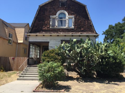 House for sale 439 E Monterey Ave Stockton CA