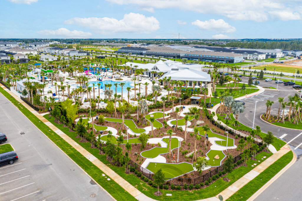 Mini golf course and resort amenities at Windsor Cay Resort.