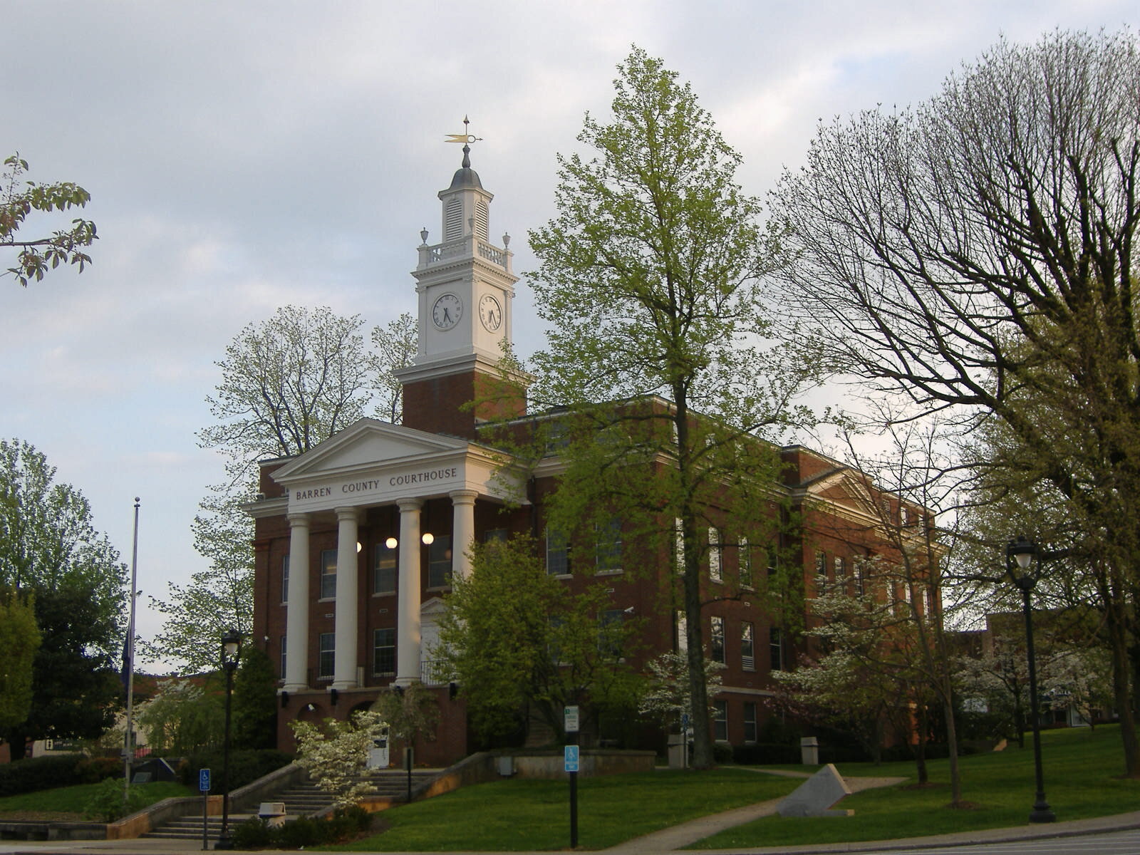 Barren County Courthouse in Glasgow, Kentucky