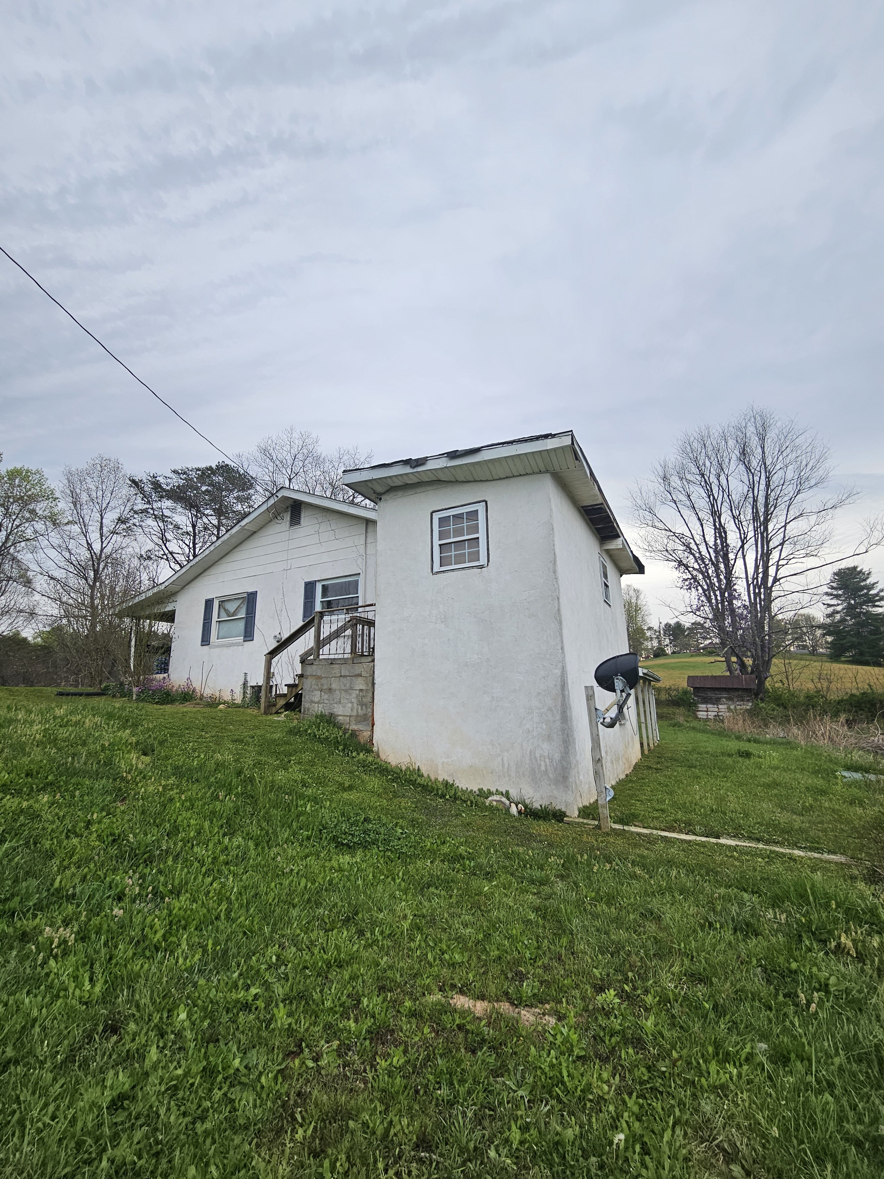 37 King Dr., Leicester