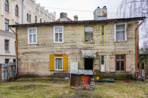 old run down home