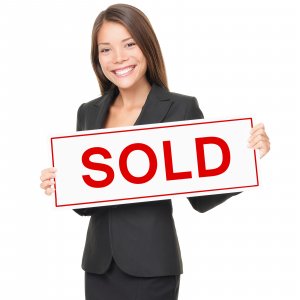 Got a house in excellent condition and want top dollar? Choose a realtor!