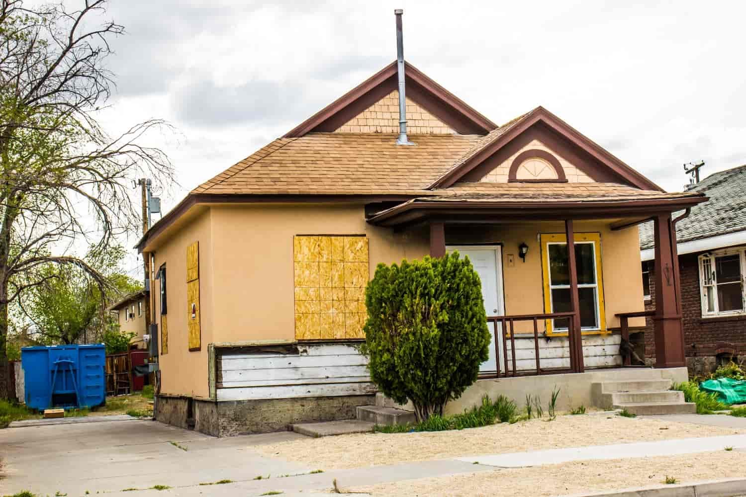 sell a house with code violations miramar