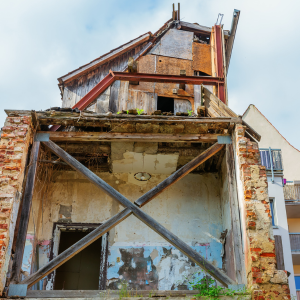 Guide to Selling a Condemned House in South Carolina