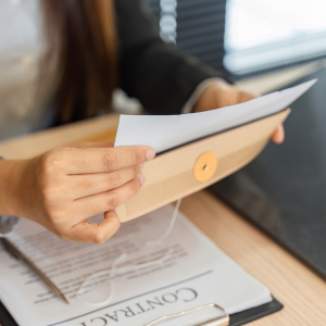 Can I Use a Quitclaim Deed to Sell My House [market]