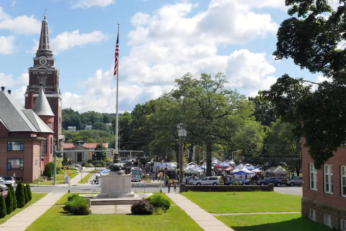 We Buy Houses In Naugatuck CT