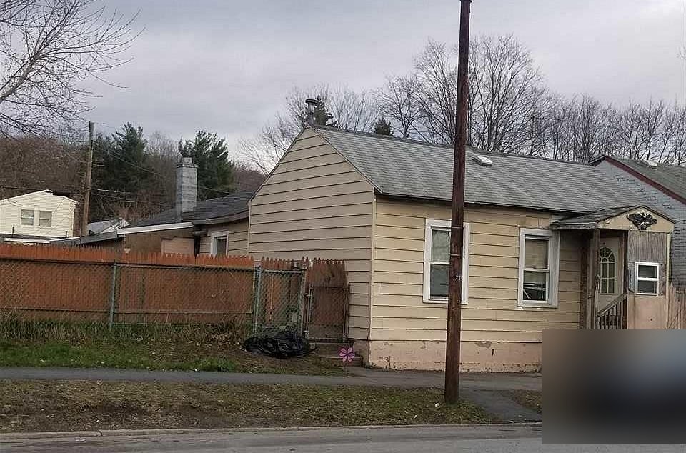 808 5th Ave, Troy, NY