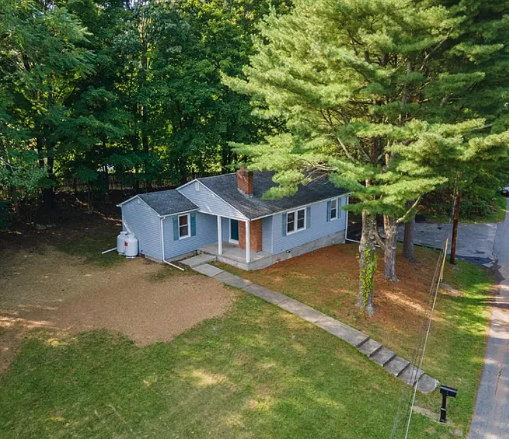 1 Gary Dr, Hyde Park, NY