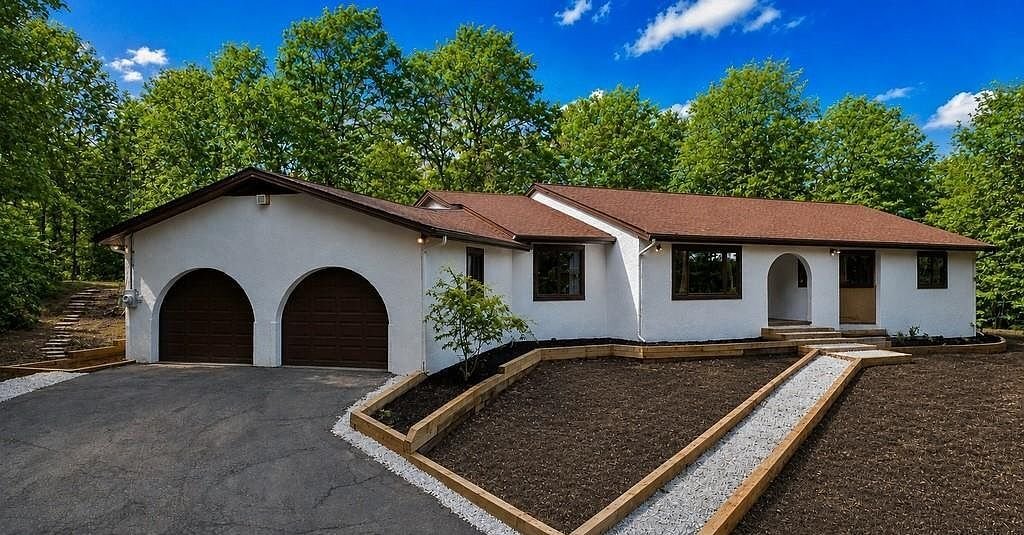 18 Hillside View Road, Mahopac, NY