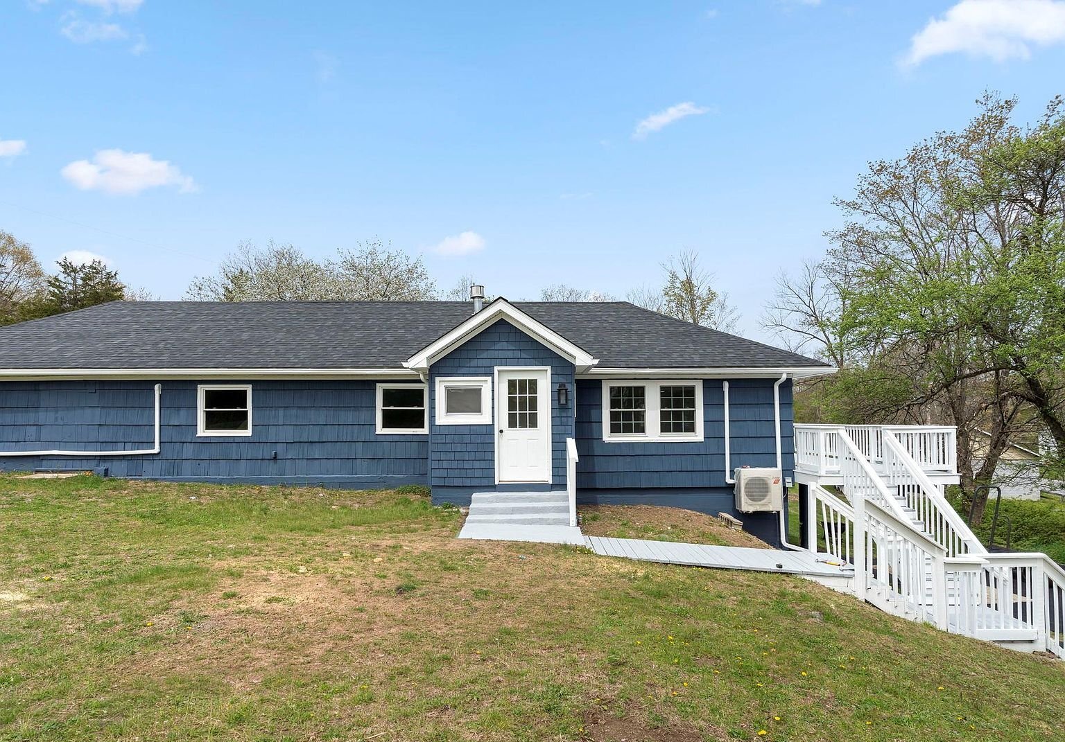 905 N Quaker Lane, Staatsburg, NY