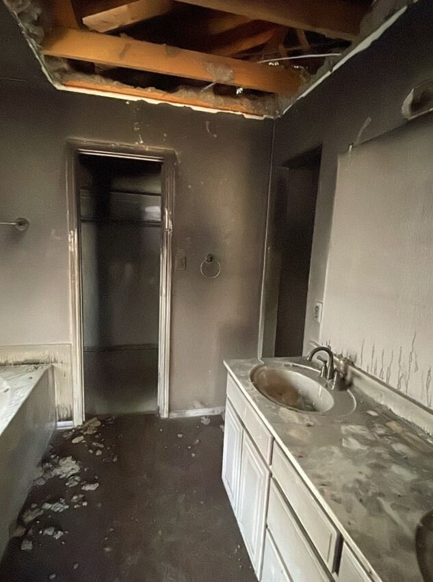 We buy fire damaged houses for cash in Texas