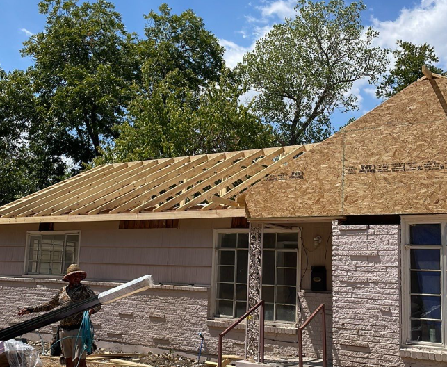 selling a house with 20 year old roof
