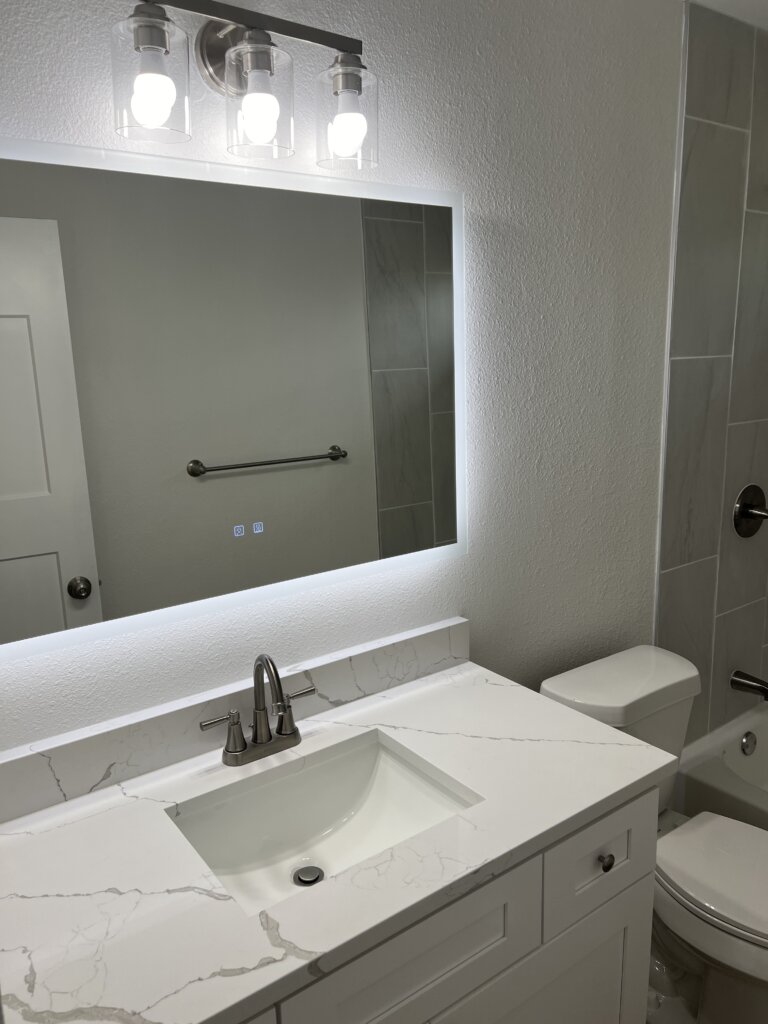 Designer Ideas for Tiny Bathroom Reno
