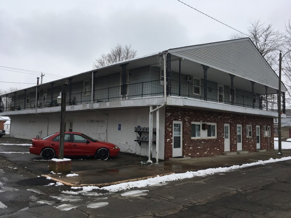 8 unit apartment complex