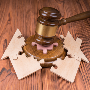 How to Navigate Selling a House During Divorce in Oregon