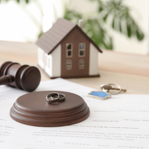 How to Sell a House During a Divorce in Oregon