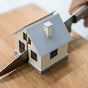 Steps to Sell a Home During Divorce in Oregon