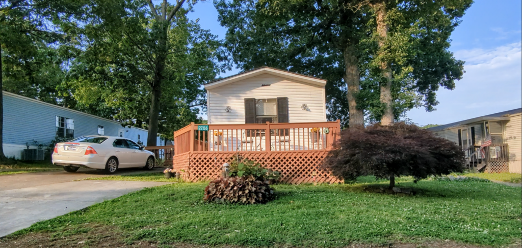white_mobile_home_amherst_ridge_knoxville_tn