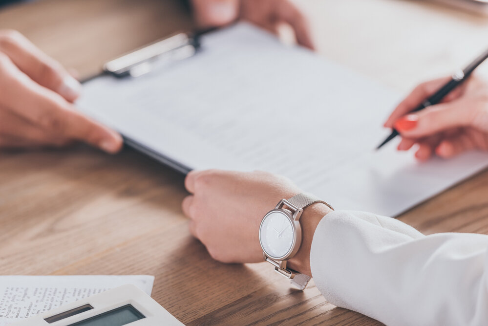 signing a contract to sell your house