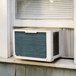 how many amps a window AC use