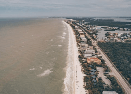 investors are buying properties in Naples Florida