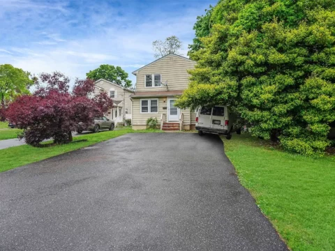 Amityville Property For Sale