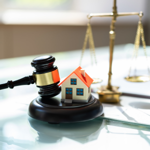Should I Consult a Lawyer to Sell My Home Texas