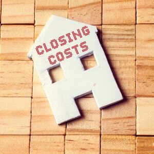 Who covers the closing costs when selling a house In Texas