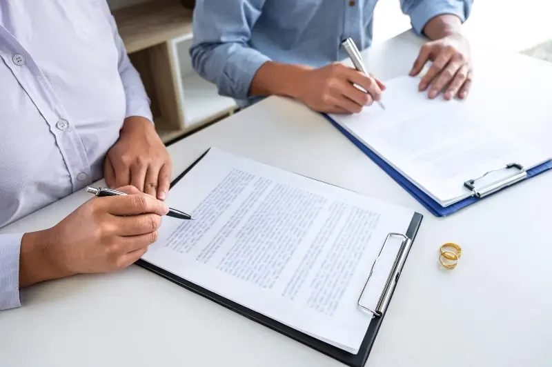 Selling a House With No Equity: Strategies for Divorcing Couples