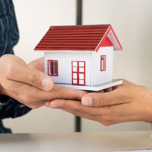 Am I able to change my homeowners insurance policy after closing In Texas