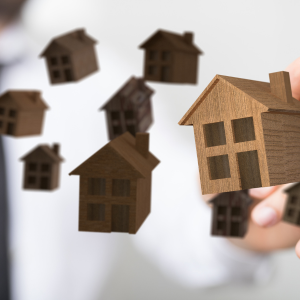 Family Downsizing With Children in Texas