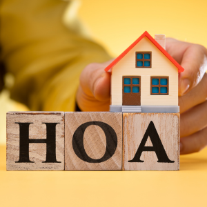 Who is in Charge of Paying Hoa Fees at Closing In Texas