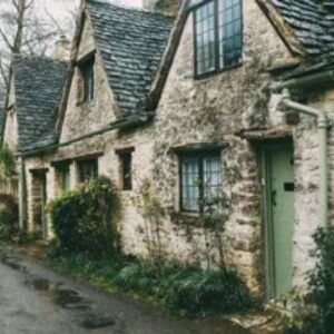 Who Gets the Earnest Money If the Buyer Defaults in Dallas