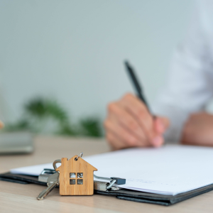 Who addresses HOA fee payments at closing In Virginia