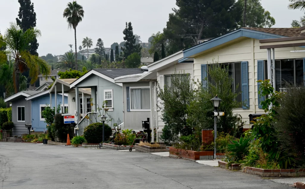 Known structural or maintenance issues with the manufactured home