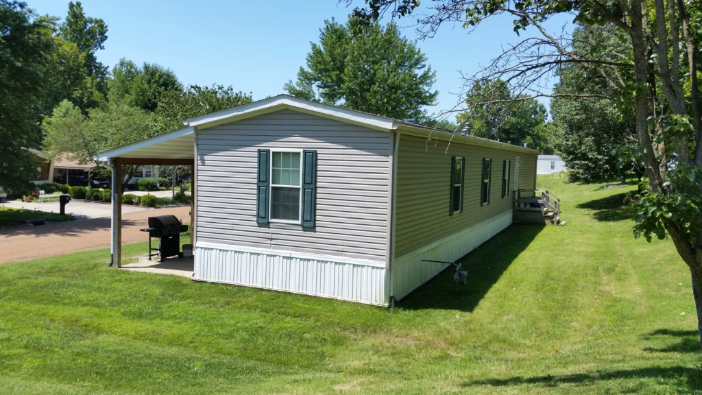 Rear view of Mobile Home in Tennessee