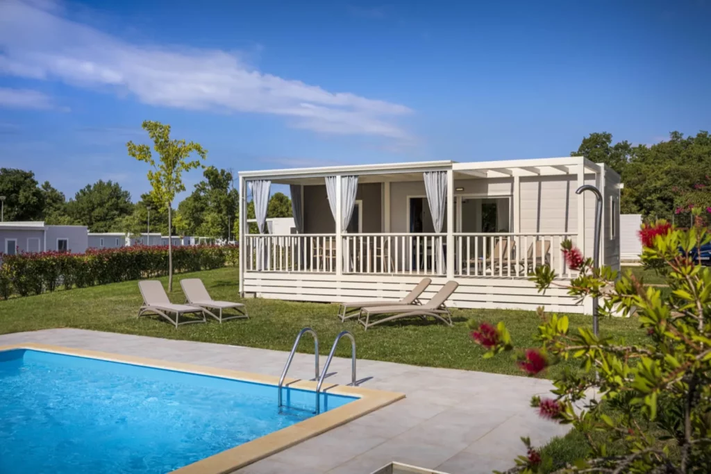Mobile Home Backyard with a Pool in Tennessee
