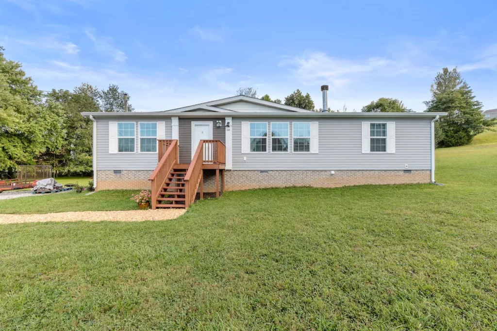 Buying a Mobile Home with Land in Tennessee