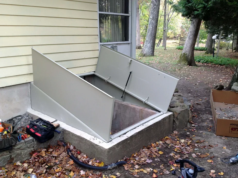 The Optimal Choice Between a Basement and a Storm Cellar for Mobile Homes in Tennessee