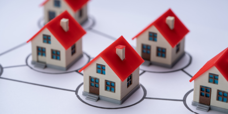 At closing, who covers the HOA fees in Maryland