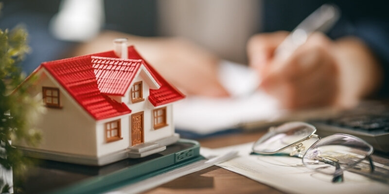 Selling house with code violation [market_city]